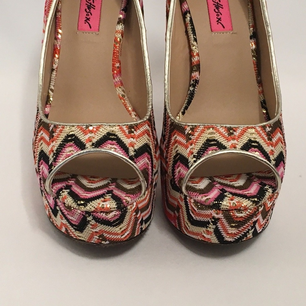 Betsy Johnson Shoes 7.5 Pink Metallic Chevron Heel - Picture 5 of 8